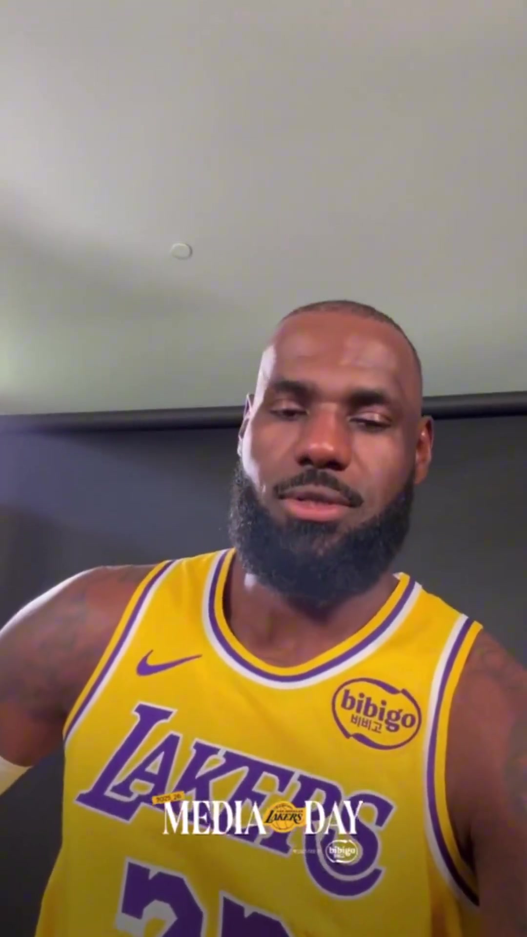 一夏天沒見了老詹非常想念大家