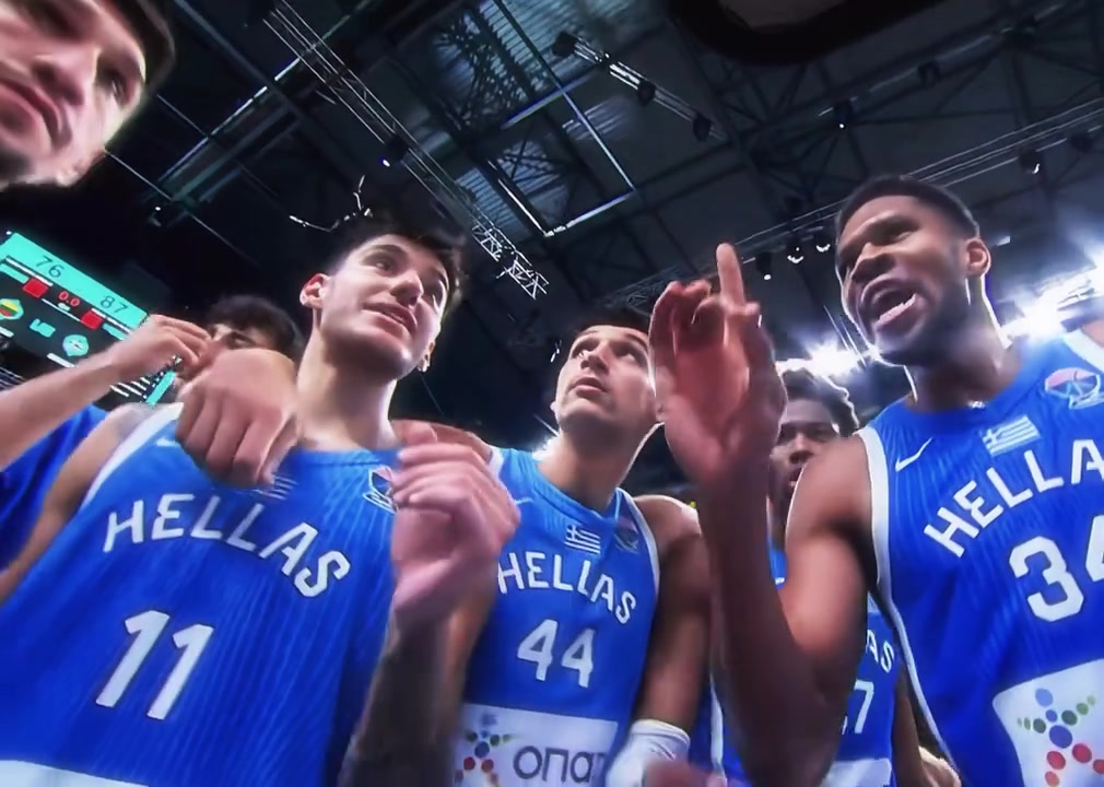 率隊晉級四強(qiáng)字母哥賽后激情訓(xùn)話我們還什么都沒贏呢