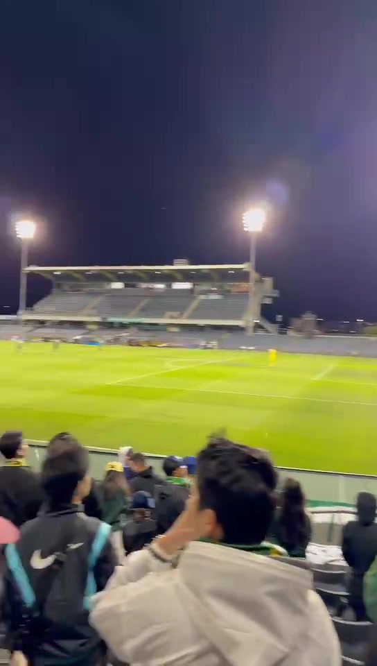 大過節(jié)添堵國安遠征球迷在客場高喊丟人現(xiàn)眼