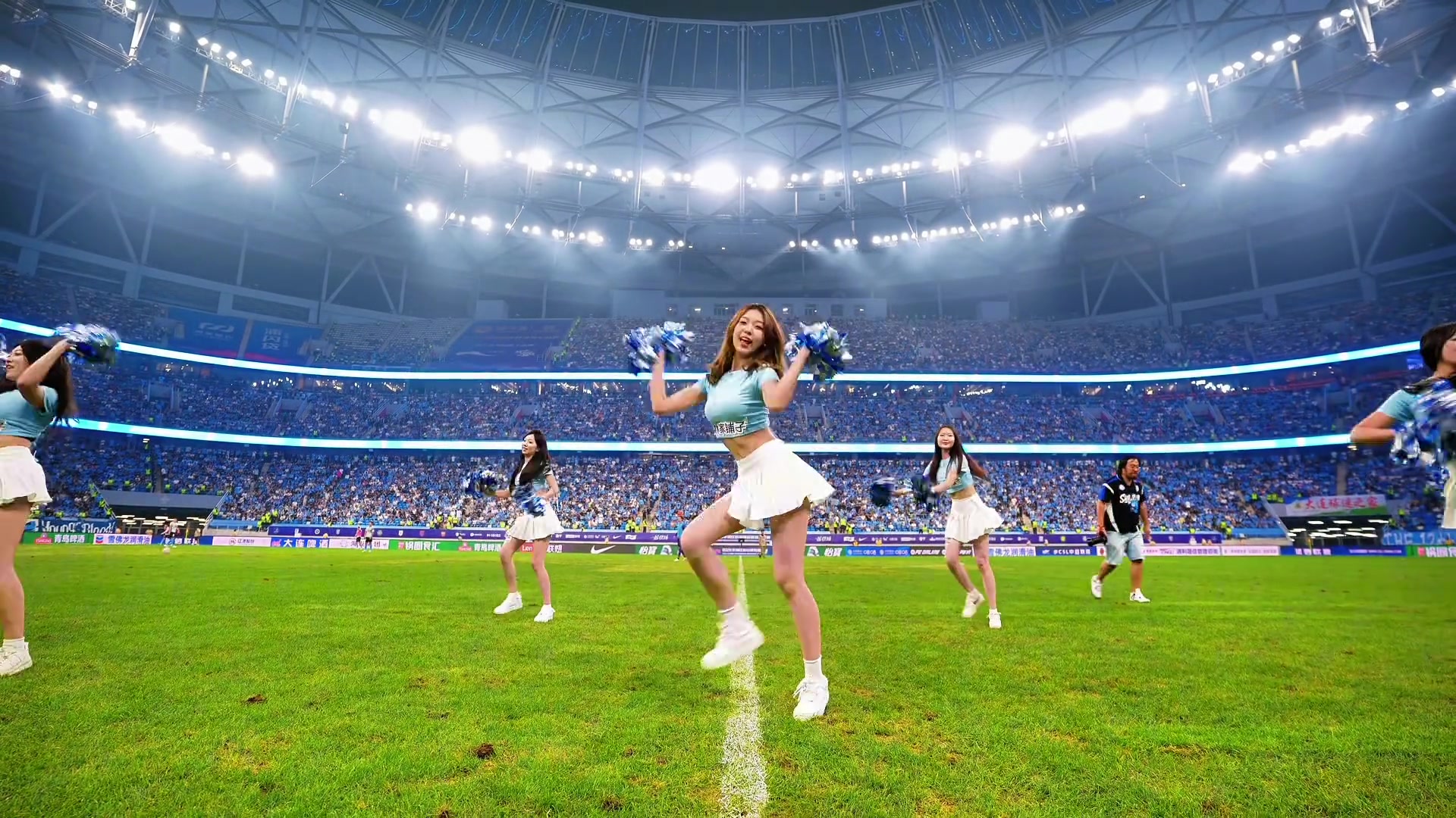 攢勁的節(jié)目大連主場(chǎng)啦啦隊(duì)美女跳舞真好看