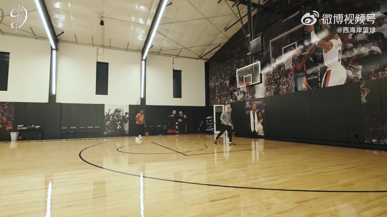 逐步康復(fù)中利拉德發(fā)布自己最新訓(xùn)練視頻遠(yuǎn)投還是十拿九穩(wěn)啊
