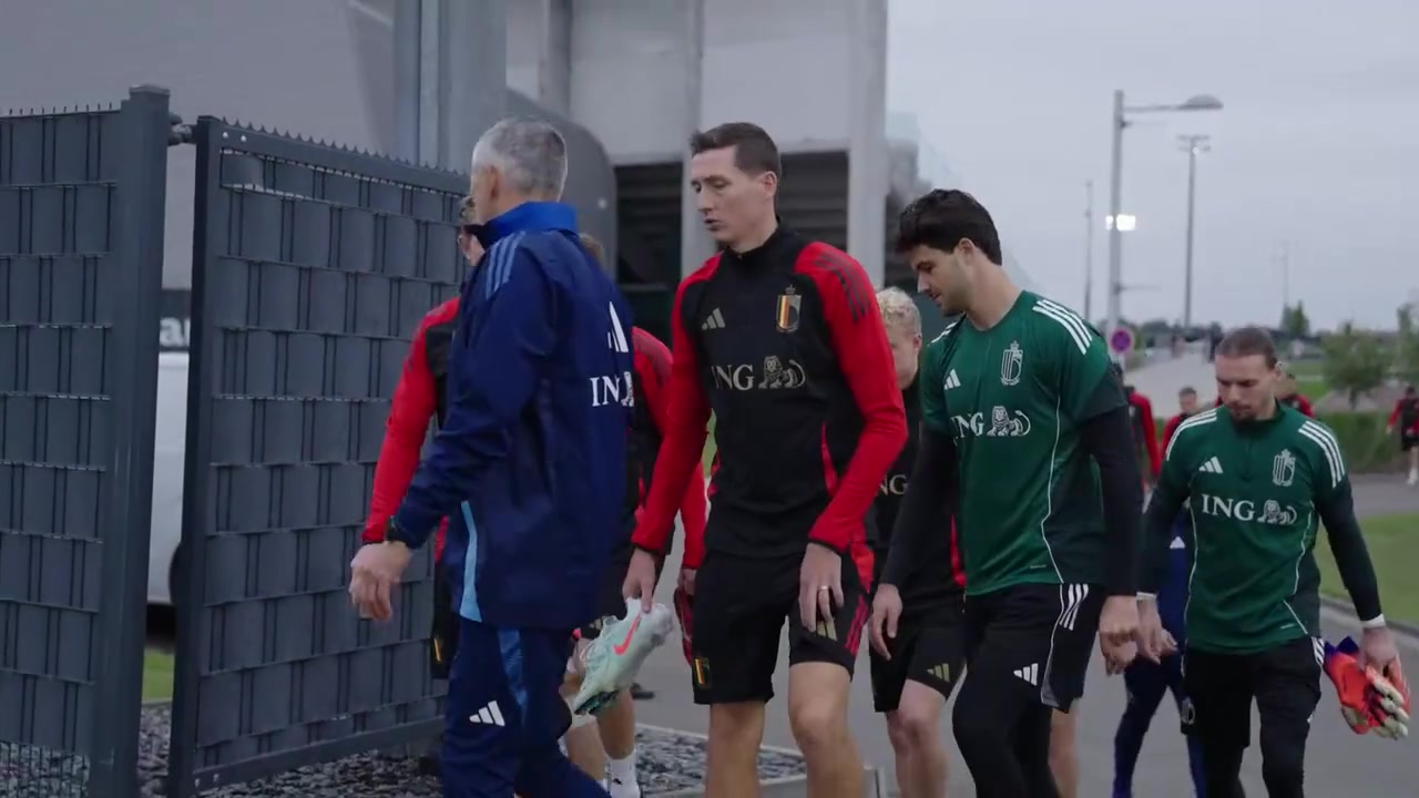 誰會是隊長呢比利時備戰(zhàn)北馬其頓的訓(xùn)練