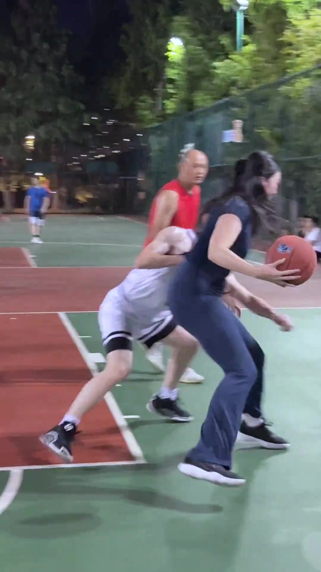 不甘心咋辦頂不住啊國產(chǎn)卡戴珊肘姐你甘心就這樣被我打敗嗎