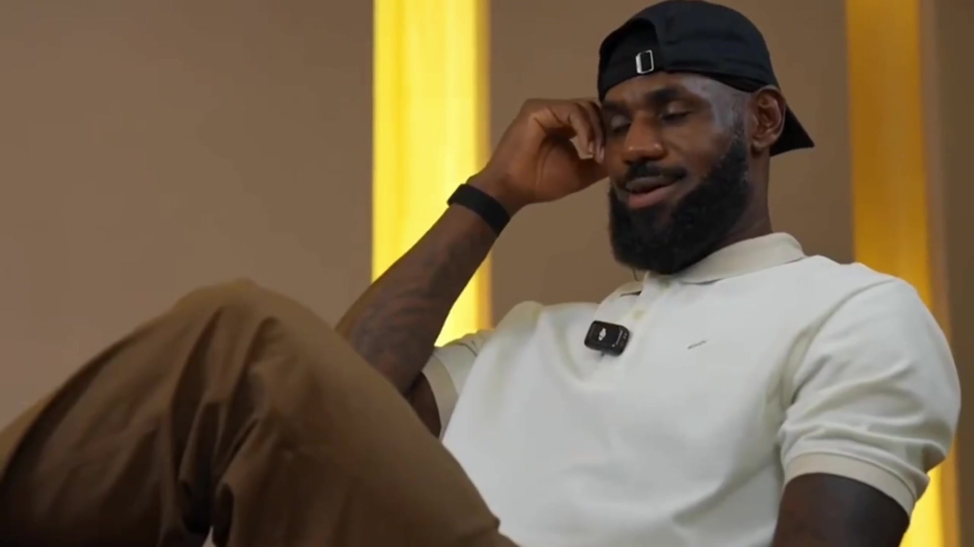 詹姆斯誰(shuí)也無(wú)法預(yù)測(cè)自己22年后能拿多少冠軍和MVP我只是一直潛心打磨球技