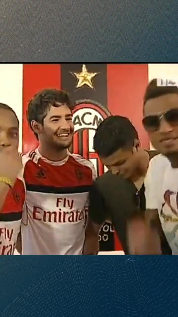 羅比尼奧帕托和席爾瓦一起表演B-box