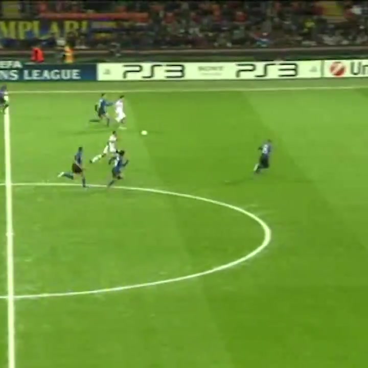 藍(lán)黑軍團(tuán)榮幸成為背景板十五年前的今天貝爾完成大圣下凡