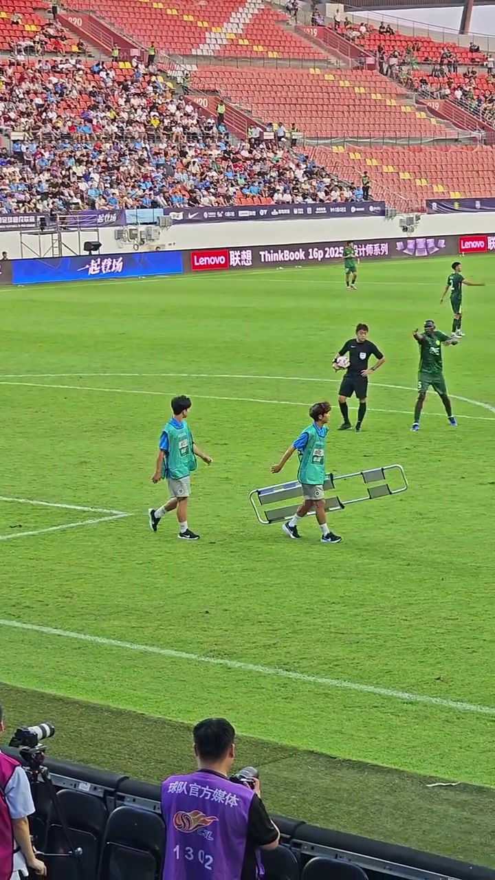 被恩加德烏投訴網(wǎng)友深圳四位擔(dān)架球童閱讀比賽能力真強(qiáng)