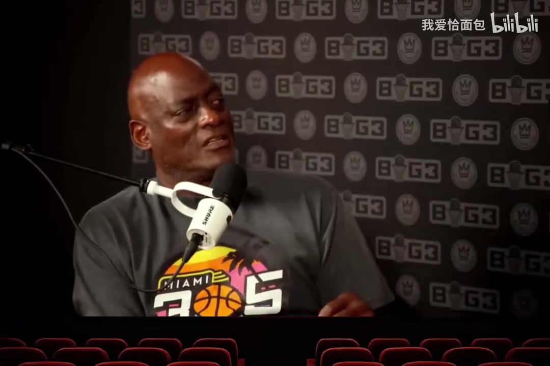 比斯利當(dāng)年我每36分鐘能砍29分失意時(shí)哈登讓我振作起來