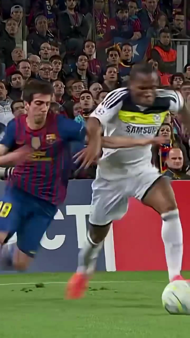 切爾西的球迷永遠(yuǎn)不會(huì)忘記他獨(dú)一無二的德羅巴