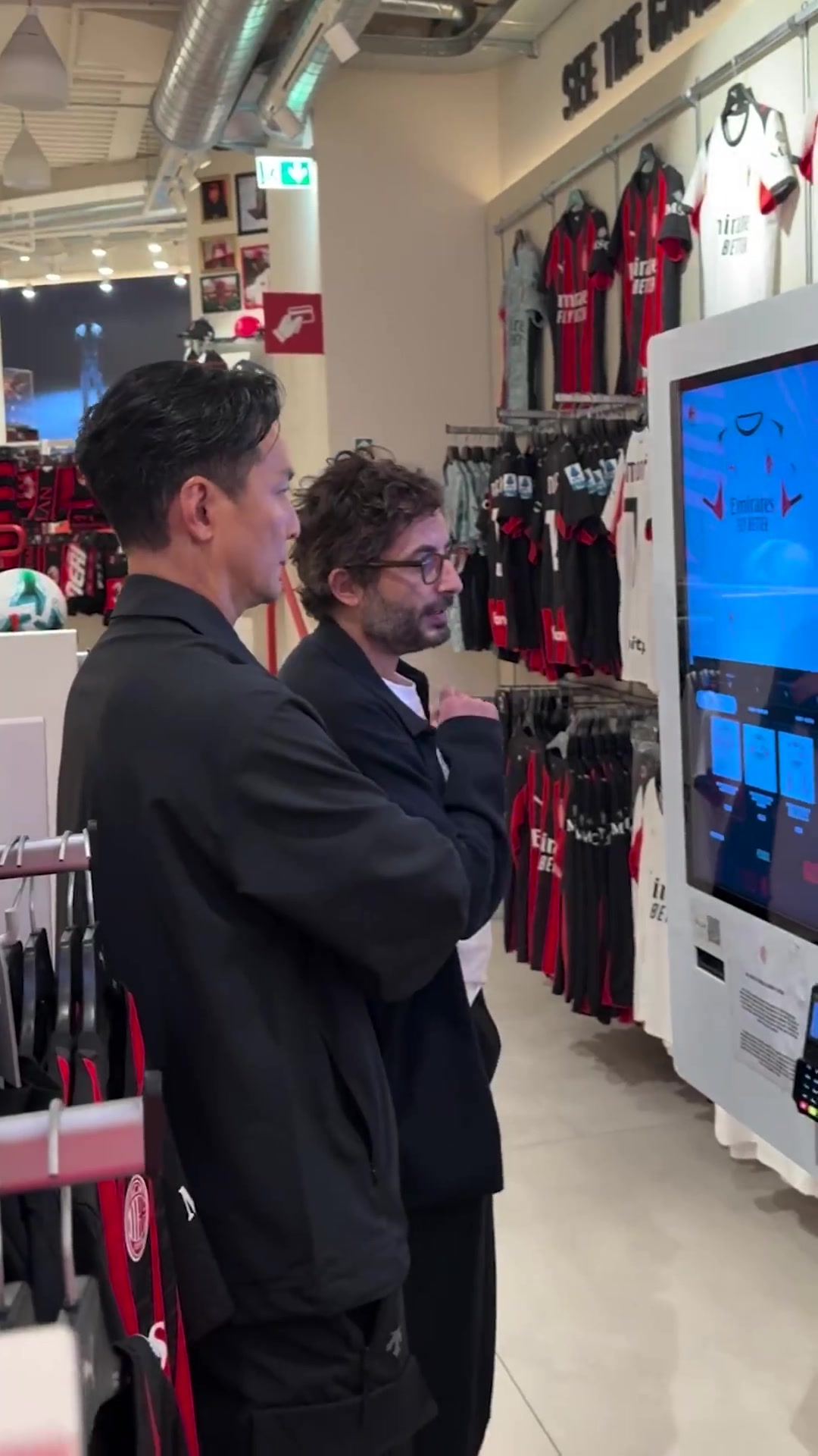 米蘭重磅引援沒錯(cuò)就是在座的各位彥祖