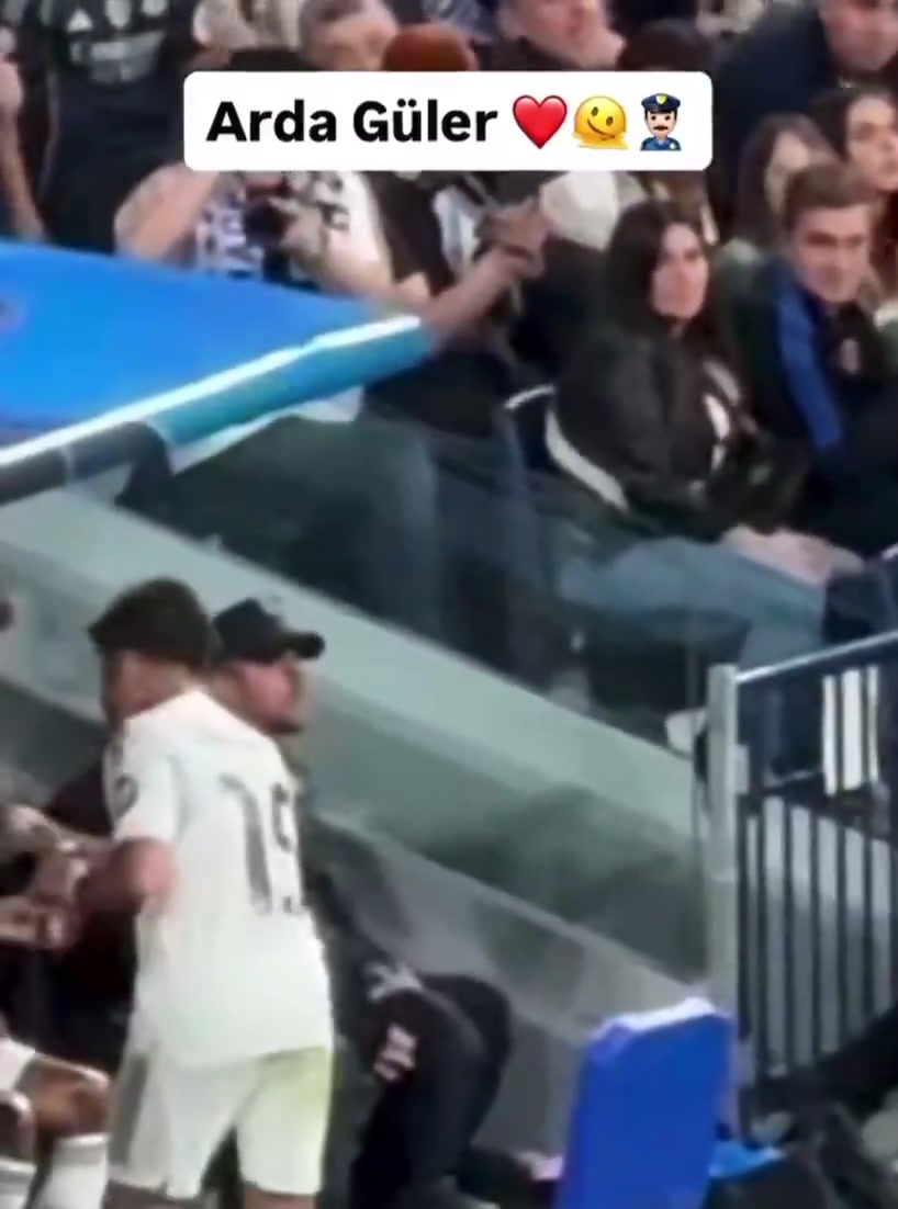 這小伙子會(huì)做人安保大哥沒(méi)想到居勒爾會(huì)和他握手