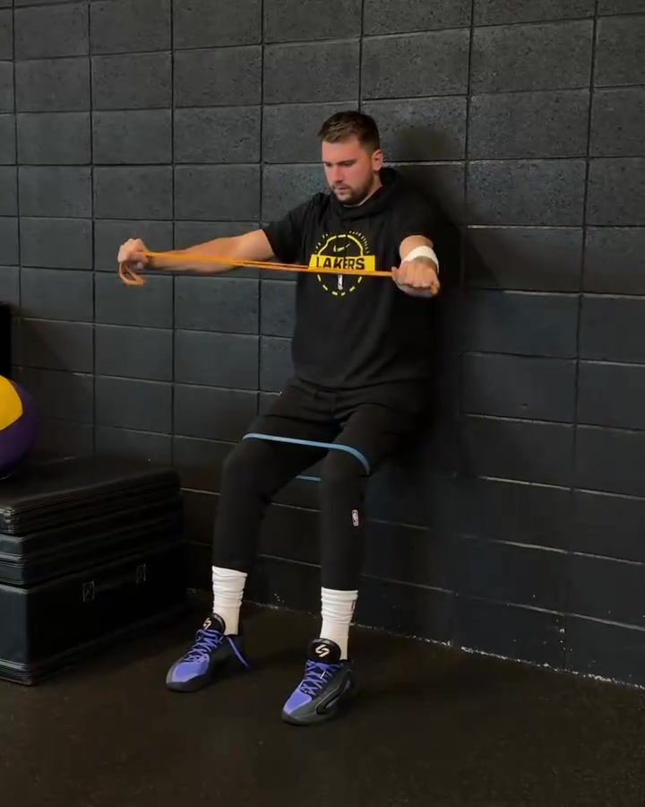 狀態(tài)火熱東契奇曬自己刻苦訓練的視頻新賽季爭一下MVP