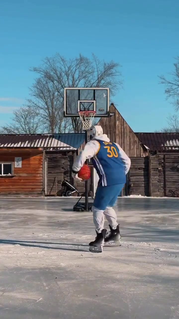 你還真別說這哥們打球應該比庫里本人還絲滑