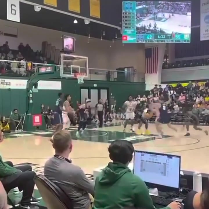 這對抗腳步王俊杰左手挑籃連續(xù)滯空上籃生涯新高23分