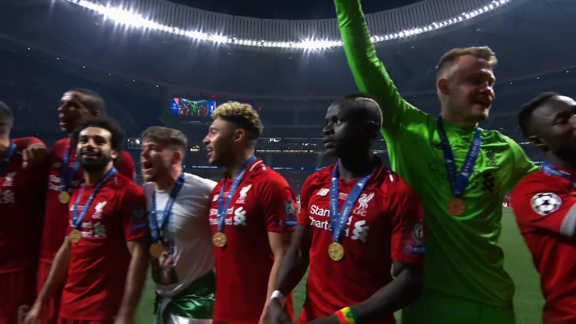 紅軍球迷所以你到底是懷念那個(gè)夏天還是那個(gè)夏天的人