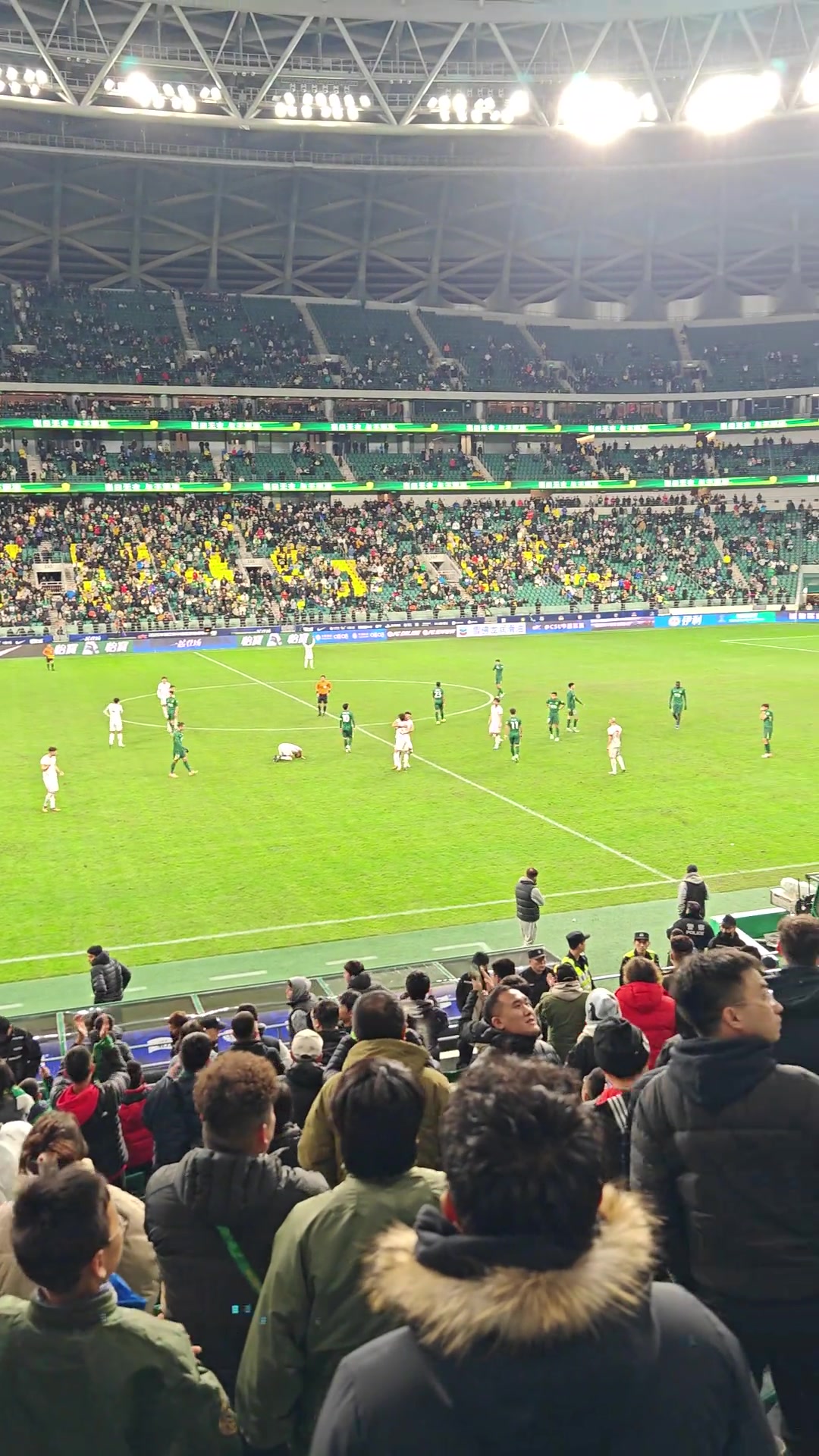 實(shí)拍國安不敵海牛后面對(duì)還我國安聲浪高層無奈離開工體