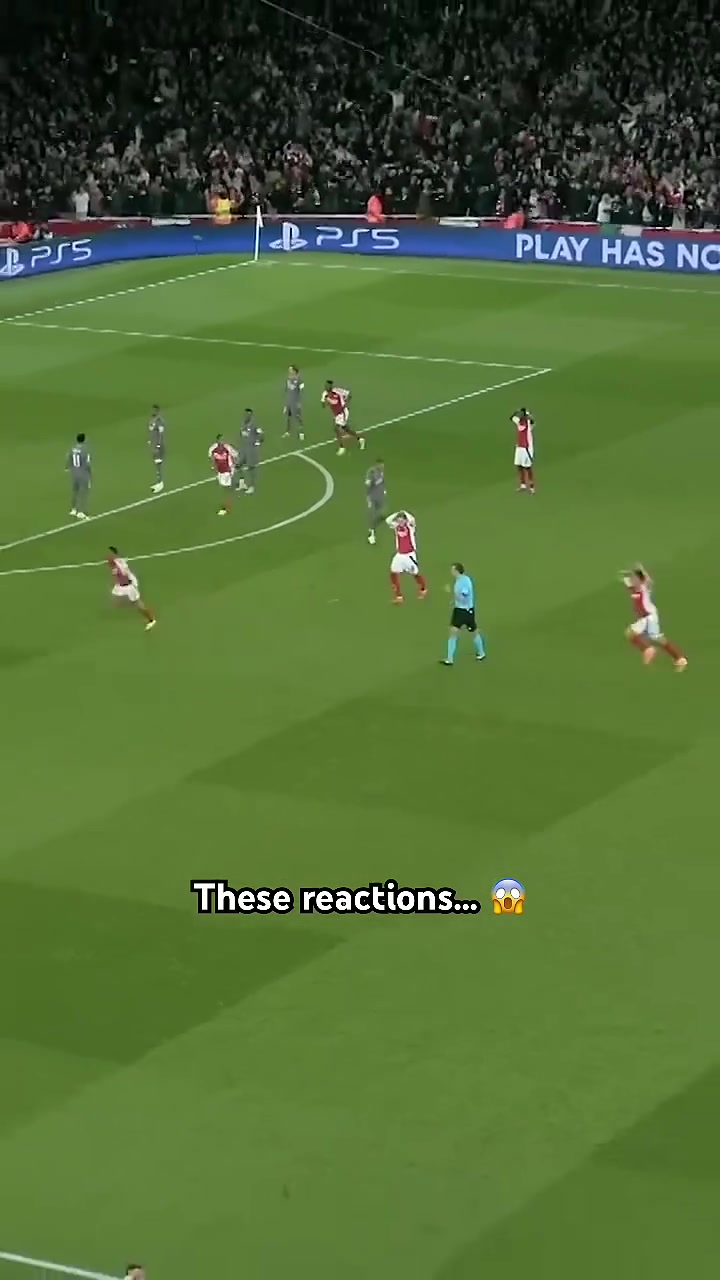 再復習億遍賴斯對皇馬任意球梅開二度后大家的反應