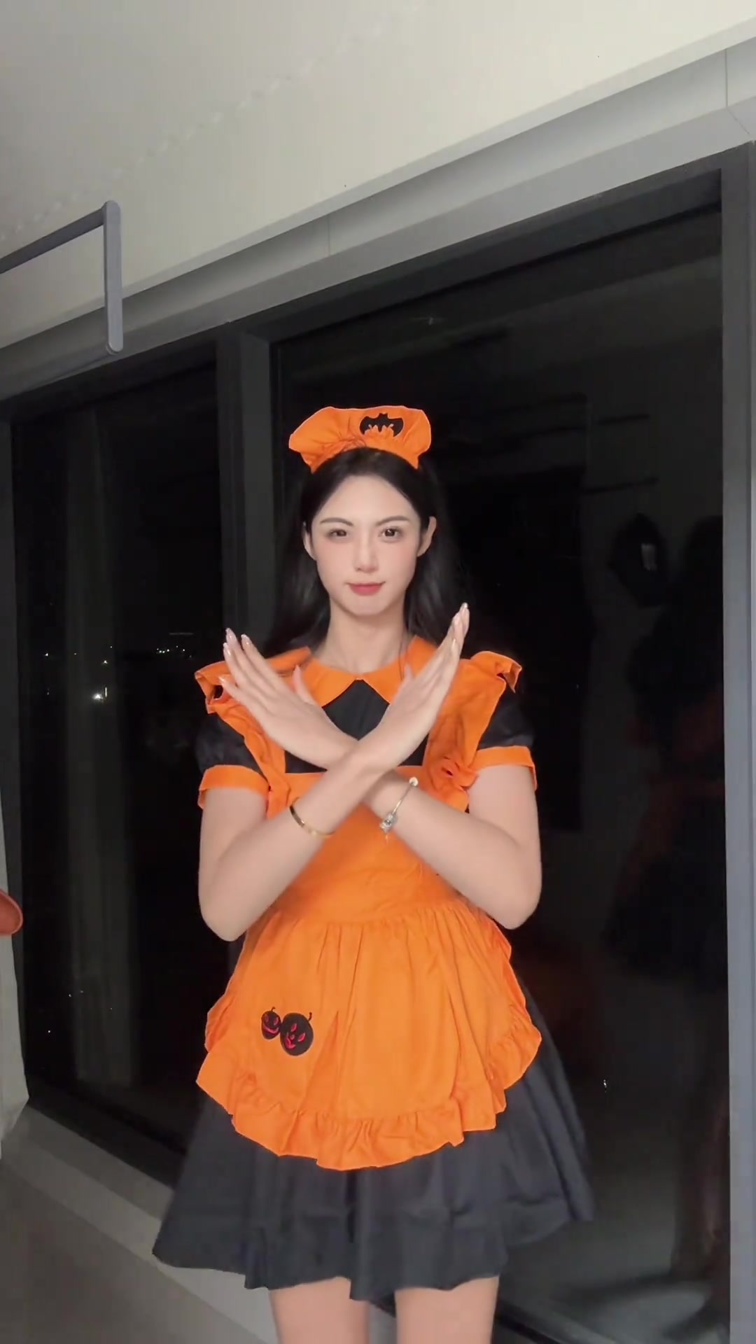 可耐卓識(shí)的萬(wàn)圣節(jié)裝扮萬(wàn)圣節(jié)偶遇一只小南瓜