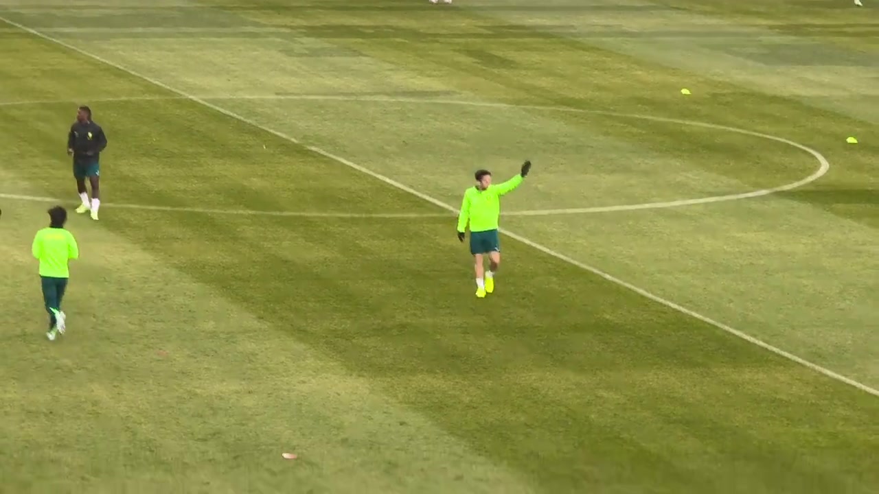 用進(jìn)球送亞泰實(shí)拍亞泰舊將塞鳥賽前還曾接受長(zhǎng)春球迷掌聲致意